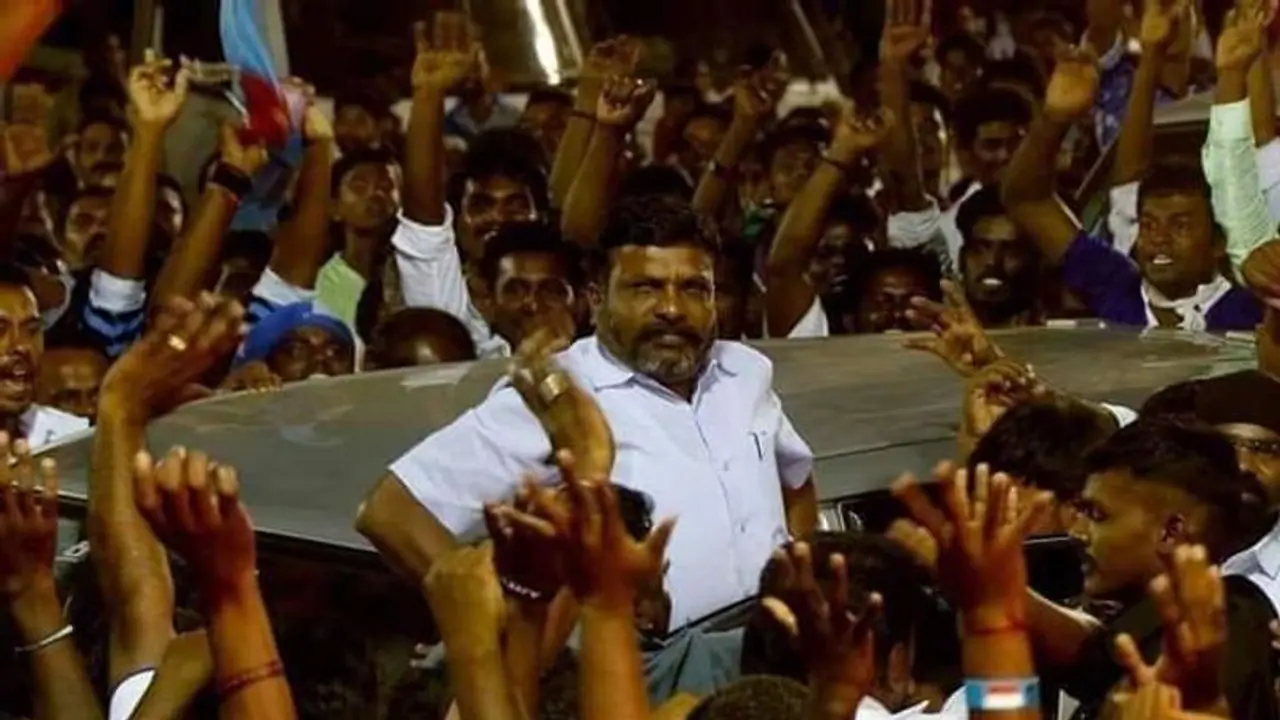 விசிகவினர் கருத்தை கருத்தால் எதிர்கொள்கிறார்களா.? திருமாவளவனுக்கு எதிராக கொதிக்கும் இணைய திமுக உடன்பிறப்புகள்! விசிகவினர் கருத்தை கருத்தால் எதிர்கொள்கிறார்களா.? திருமாவளவனுக்கு எதிராக கொதிக்கும் இணைய திமுக உடன்பிறப்புகள்!