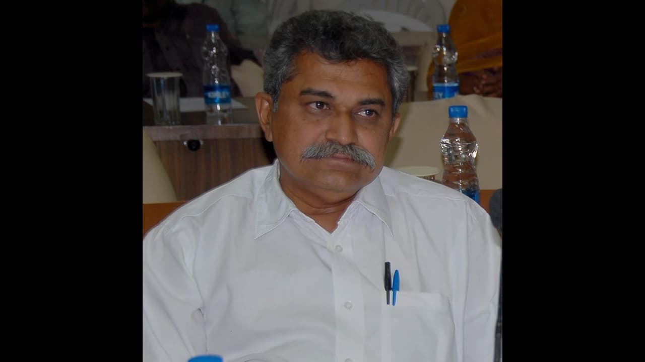 వైసీపీ ఎమ్మెల్యే ధర్నా, స్పందించిన సీఎం జగన్ వైసీపీ ఎమ్మెల్యే ధర్నా, స్పందించిన సీఎం జగన్