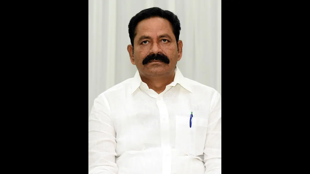 ఐదు వార్డుల్లో టీడీపీ గెలిచినా రాజీనామా చేస్తా: వినుకొండ ఎమ్మెల్యే బొల్లా సంచలనం ఐదు వార్డుల్లో టీడీపీ గెలిచినా రాజీనామా చేస్తా: వినుకొండ ఎమ్మెల్యే బొల్లా సంచలనం