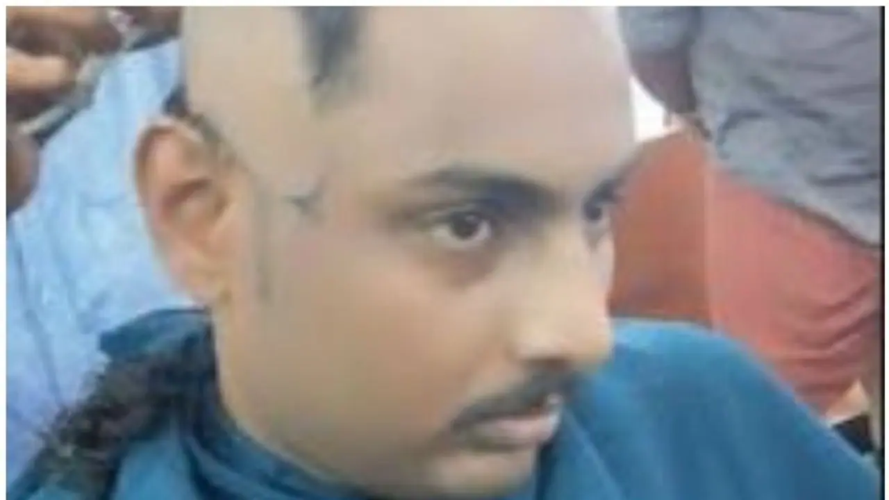 മൊട്ടയടിച്ചും മീശവടിച്ചും പന്തയം നടപ്പാക്കി വിജയാഹ്ളാദം മൊട്ടയടിച്ചും മീശവടിച്ചും പന്തയം നടപ്പാക്കി വിജയാഹ്ളാദം