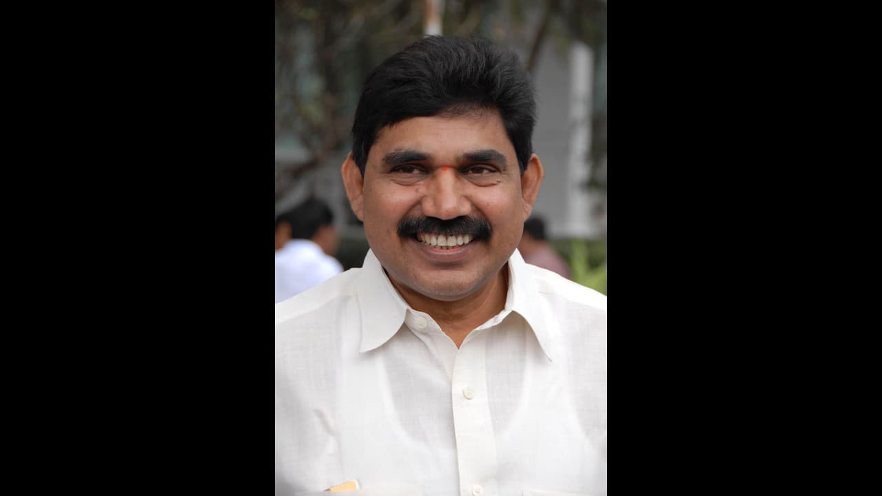 జనసేనలోకి పిఠాపురం ఎమ్మెల్యే పెండెం దొరబాబు ! జనసేనలోకి పిఠాపురం ఎమ్మెల్యే పెండెం దొరబాబు !