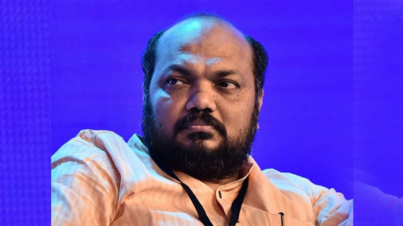 ശബരിമലയില് ഇടത് സര്ക്കാരിനെതിരെ യുദ്ധം നയിച്ചവരെവിടെ ? കോണ്ഗ്രസിനും ബിജെപിക്കുമെതിരെ പി രാജീവ് ശബരിമലയില് ഇടത് സര്ക്കാരിനെതിരെ യുദ്ധം നയിച്ചവരെവിടെ ? കോണ്ഗ്രസിനും ബിജെപിക്കുമെതിരെ പി രാജീവ്