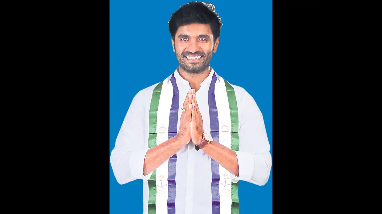 ఏపీ పరువుకు నష్టం చేస్తున్నారు: టీడీపీ ఎంపీ కనకమేడలకు వైసీపీ ఎంపీ మార్గాని భరత్ కౌంటర్ ఏపీ పరువుకు నష్టం చేస్తున్నారు: టీడీపీ ఎంపీ కనకమేడలకు వైసీపీ ఎంపీ మార్గాని భరత్ కౌంటర్