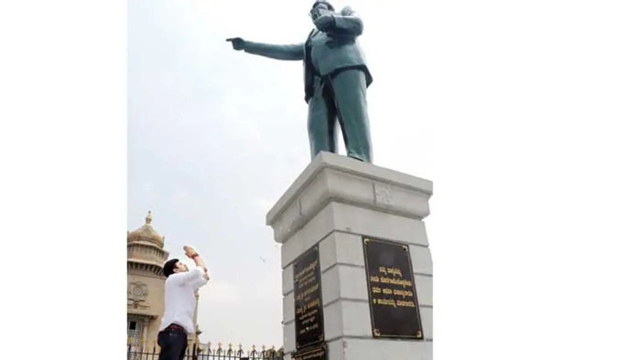 ಪಕ್ಷ, ರಾಜಕೀಯ ಬಿಟ್ಟು ಒಂದಾಗಿ ಇರೋಣ : ಪ್ರಜ್ವಲ್ ಗೆ ತೇಜಸ್ವಿ ಸಲಹೆ ಪಕ್ಷ, ರಾಜಕೀಯ ಬಿಟ್ಟು ಒಂದಾಗಿ ಇರೋಣ : ಪ್ರಜ್ವಲ್ ಗೆ ತೇಜಸ್ವಿ ಸಲಹೆ