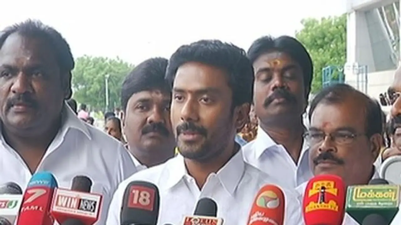 நடிகர் விஜயுடன் இணைந்து செயல்பட தயார்; எம்பி ரவீந்திரநாத் தகவல்