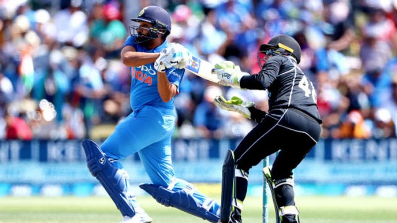 কিউইদের বিরুদ্ধে টসে জিতে আগে ব্যাট করছে ভারত! দলে কারা কারা সুযোগ পেলেন কিউইদের বিরুদ্ধে টসে জিতে আগে ব্যাট করছে ভারত! দলে কারা কারা সুযোগ পেলেন