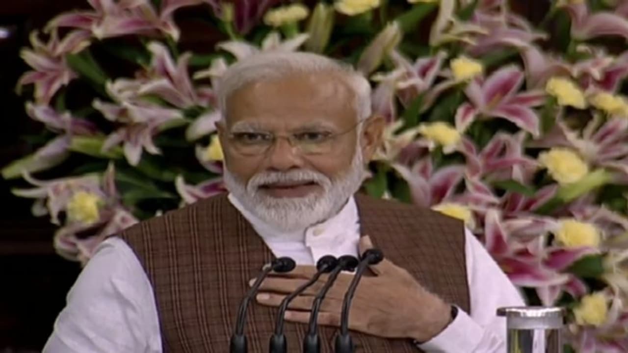 ಅಲ್ಪಸಂಖ್ಯಾತರ ಸಾಥ್, ಎಲ್ಲರ ವಿಕಾಸ್: ಮೋದಿ ಮಂತ್ರ ಅಲ್ಪಸಂಖ್ಯಾತರ ಸಾಥ್, ಎಲ್ಲರ ವಿಕಾಸ್: ಮೋದಿ ಮಂತ್ರ