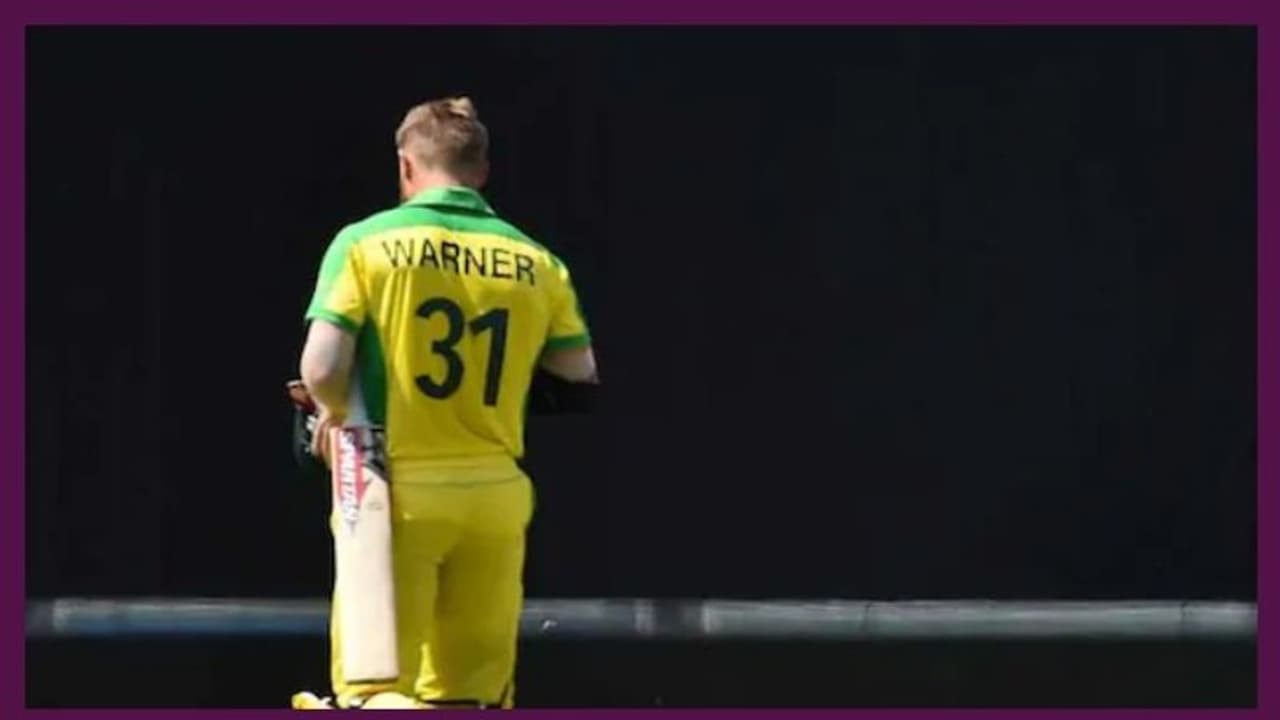 കേറി പോകൂ ചതിയാ..വാര്ണറെ കൂവി വിളിച്ച് കാണികള് കേറി പോകൂ ചതിയാ..വാര്ണറെ കൂവി വിളിച്ച് കാണികള്