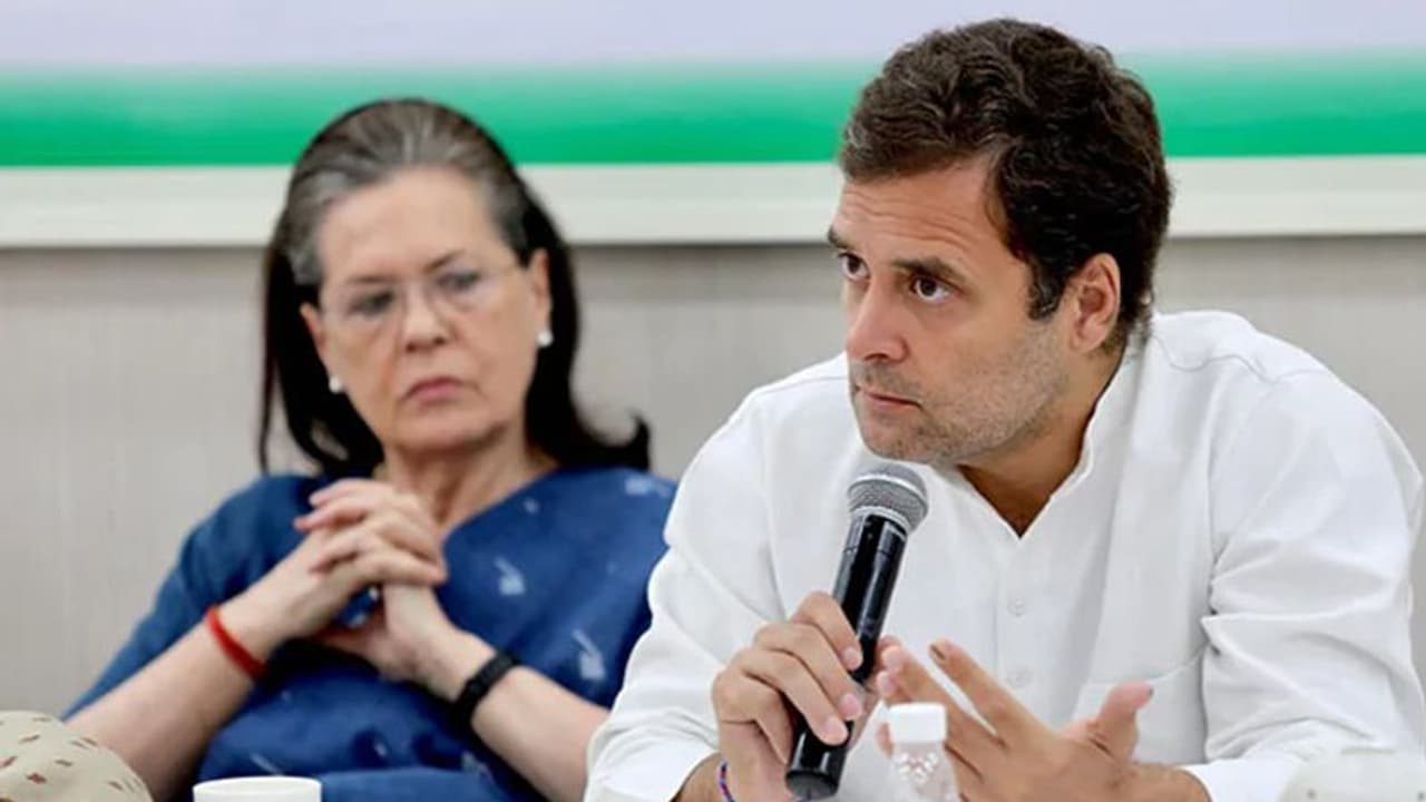 ಲೋಕಸಭೆ ಸೋಲು : ಬೆಂಬಲಿಗರೊಂದಿಗೆ ಡಿಸಿಎಂ ರಾಜೀನಾಮೆ? ಲೋಕಸಭೆ ಸೋಲು : ಬೆಂಬಲಿಗರೊಂದಿಗೆ ಡಿಸಿಎಂ ರಾಜೀನಾಮೆ?