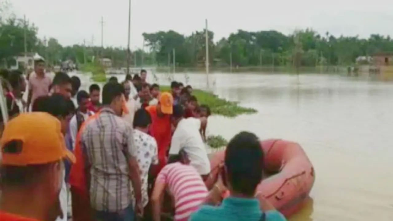 হরপা বানে বিপর্যস্ত ত্রিপুরা! গৃহহীন হাজারেরও বেশি পরিবার হরপা বানে বিপর্যস্ত ত্রিপুরা! গৃহহীন হাজারেরও বেশি পরিবার