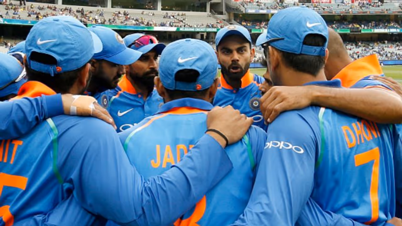 அவங்க 2 பேருமே வேண்டாங்க.. நம்ம ஆள 4ம் வரிசையில் இறக்குங்க.. சும்மா தெறிக்கவிட்ருவாரு.. ஹர்பஜன் அதிரடி அவங்க 2 பேருமே வேண்டாங்க.. நம்ம ஆள 4ம் வரிசையில் இறக்குங்க.. சும்மா தெறிக்கவிட்ருவாரு.. ஹர்பஜன் அதிரடி