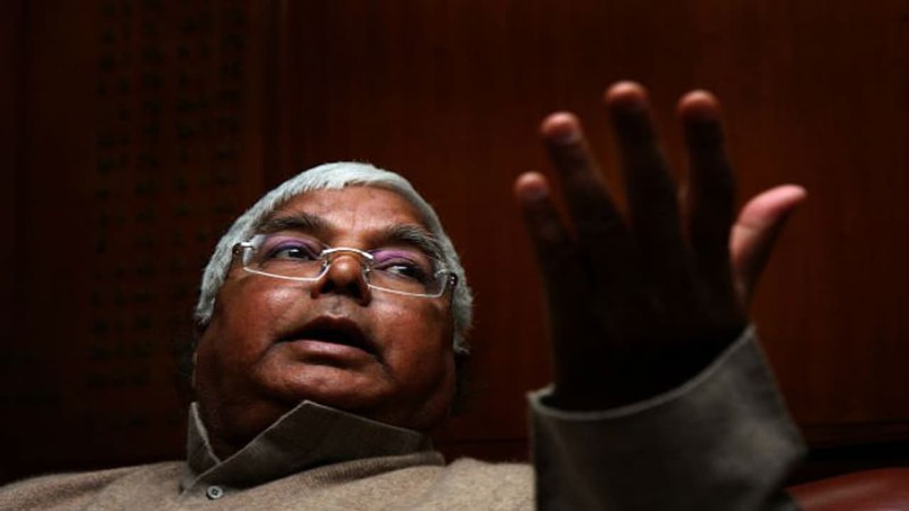 ভোটে খাতা খুলল না আরজেডি র, খাওয়া ছেড়ে মনমরা জেলবন্দি লালু