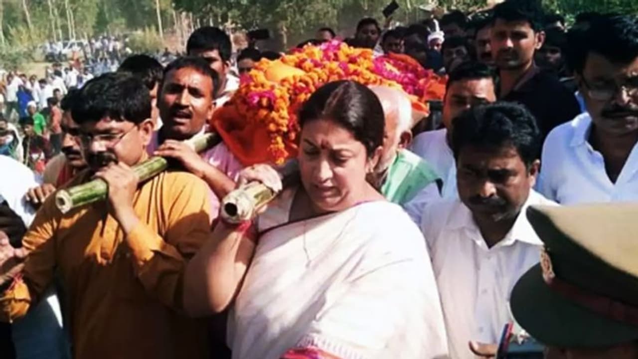 Did Smriti Irani point at top Congress leader for her aide's murder in Amethi?