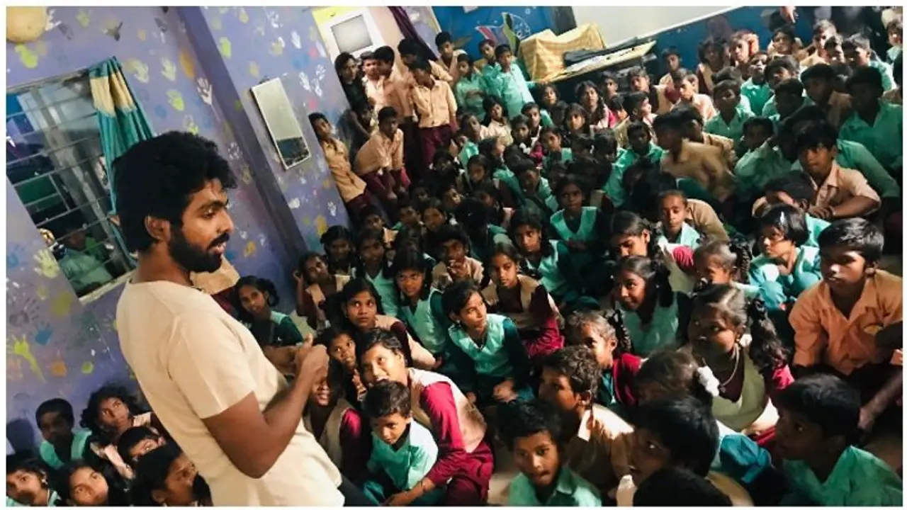 சமூக சேவைக்காக யூடியூப் சேனல் துவங்கும் இசையமைப்பாளர் ஜீ.வி.பிரகாஷ்குமார்.... சமூக சேவைக்காக யூடியூப் சேனல் துவங்கும் இசையமைப்பாளர் ஜீ.வி.பிரகாஷ்குமார்....