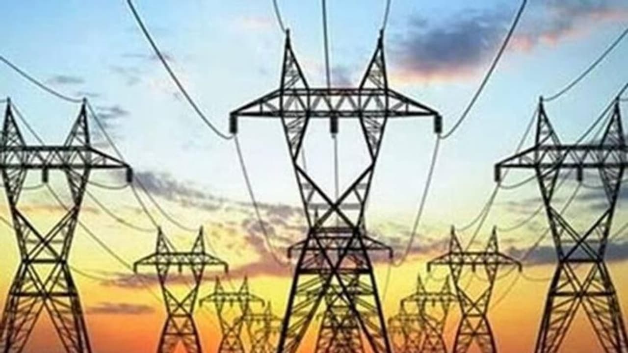 நடிகை வீட்டுக்கு ஒரு லட்சம் மின்கட்டணம்? பொங்கி எழுந்து முதல்வருக்கு புகார் அளித்த நடிகை.! நடிகை வீட்டுக்கு ஒரு லட்சம் மின்கட்டணம்? பொங்கி எழுந்து முதல்வருக்கு புகார் அளித்த நடிகை.!