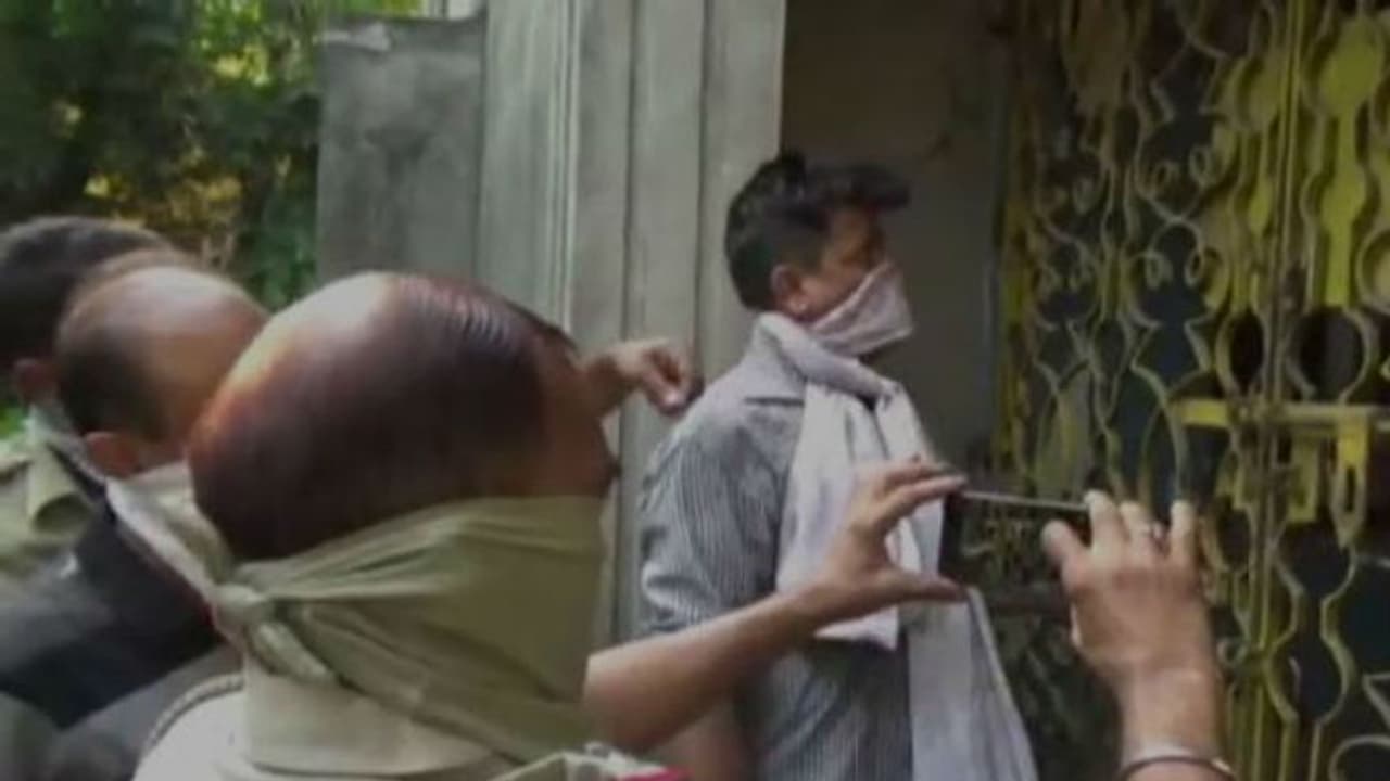 রাজ্যের মন্ত্রীর দাদার বাড়ি থেকে জোড়া মৃতদেহ উদ্ধার, চাঞ্চল্য আসানসোলে