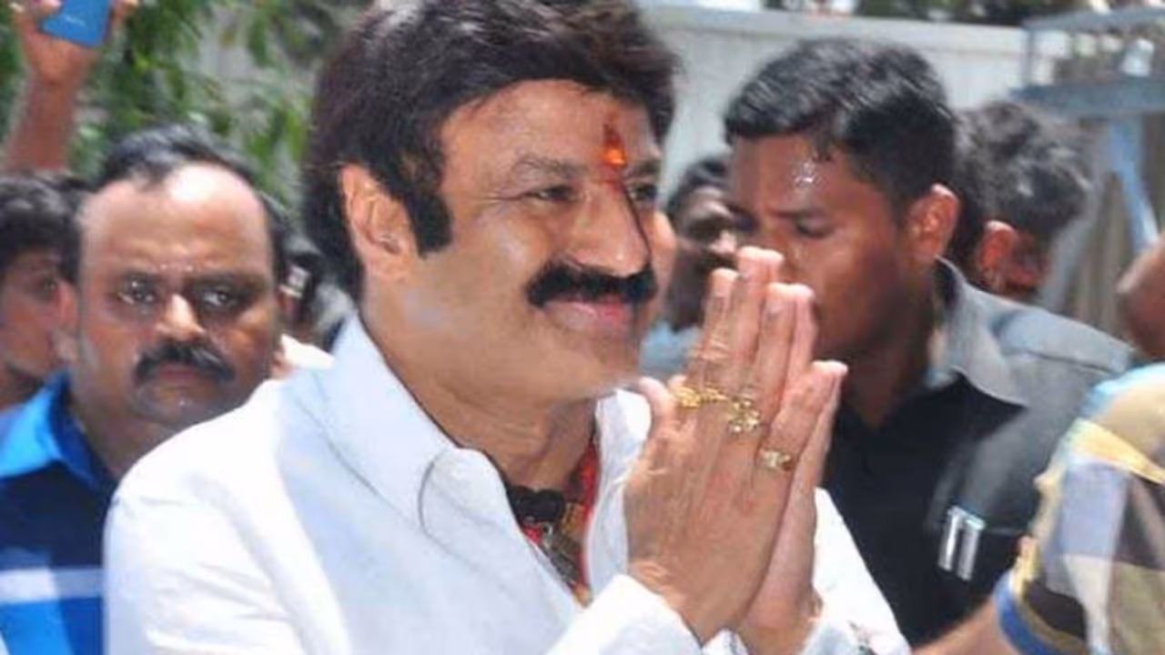 చెవిరెడ్డి బంట్రోతు వ్యాఖ్యలపై బాలకృష్ణ స్పందన ఇదీ... చెవిరెడ్డి బంట్రోతు వ్యాఖ్యలపై బాలకృష్ణ స్పందన ఇదీ...