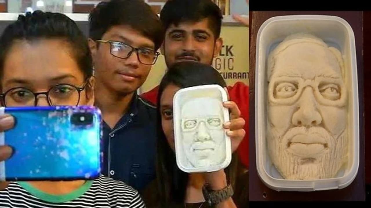 ബിജെപി വിജയമാഘോഷിക്കാന് സെപ്ഷ്യല് വിഭവം; നരേന്ദ്രമോദി സീതാഫല് കുല്ഫി ബിജെപി വിജയമാഘോഷിക്കാന് സെപ്ഷ്യല് വിഭവം; നരേന്ദ്രമോദി സീതാഫല് കുല്ഫി