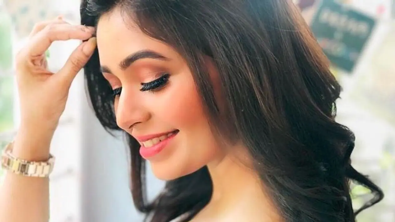 ৫ জুন ছবি মুক্তি, তার আগে ২৪ ঘণ্টায় ৫ ছবিতে মাত করলেন ঋতাভরী ৫ জুন ছবি মুক্তি, তার আগে ২৪ ঘণ্টায় ৫ ছবিতে মাত করলেন ঋতাভরী