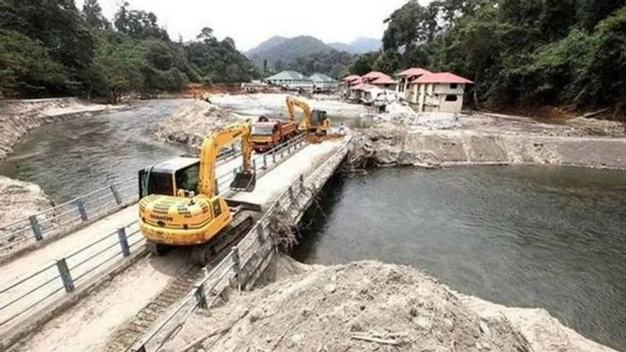 തർക്കത്തിന് പരിഹാരം: പമ്പയിലെ മണൽ നീക്കുന്നു, ദേവസ്വത്തിന്റെ നിർമ്മാണ ആവശ്യത്തിന് സംഭരിക്കും തർക്കത്തിന് പരിഹാരം: പമ്പയിലെ മണൽ നീക്കുന്നു, ദേവസ്വത്തിന്റെ നിർമ്മാണ ആവശ്യത്തിന് സംഭരിക്കും