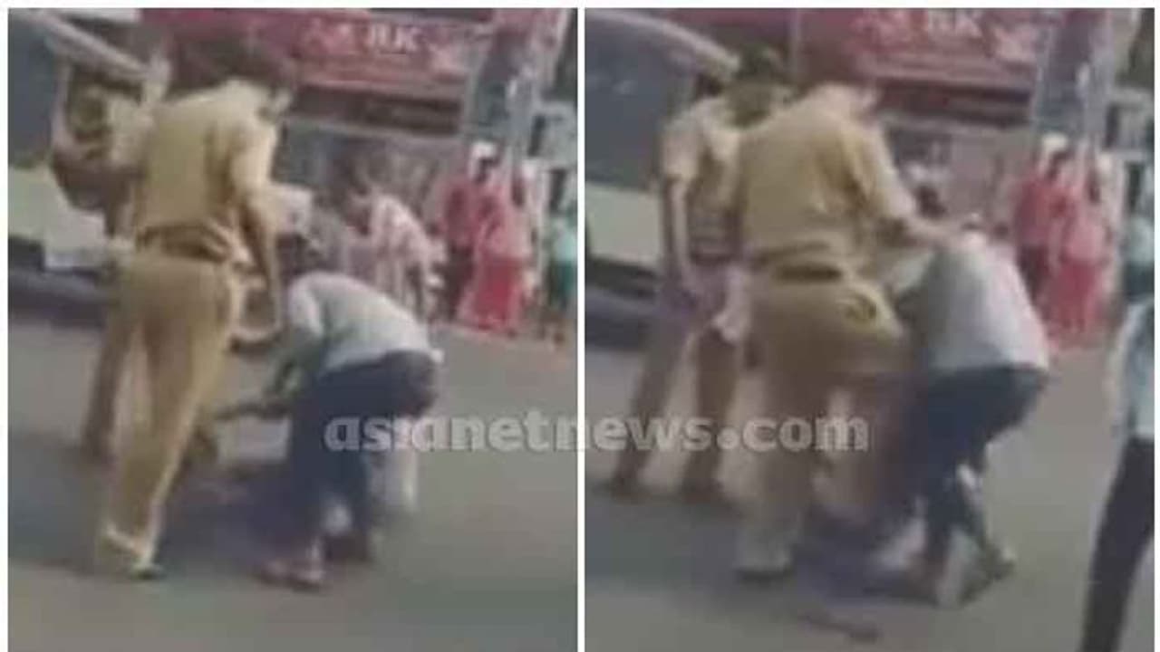 മര്ദ്ദനം സഹിക്കാതെ പൊലീസ് സ്റ്റേഷനില് നിന്ന് ഇറങ്ങി ഓടി; അമ്മയുടെയും ഭാര്യയുടെയും മുന്നില് നടുറോഡിലിട്ട് ചവിട്ടി പൊലീസ്; രണ്ട് പൊലീസുകാര്ക്ക് സസ്പെന്ഷന് മര്ദ്ദനം സഹിക്കാതെ പൊലീസ് സ്റ്റേഷനില് നിന്ന് ഇറങ്ങി ഓടി; അമ്മയുടെയും ഭാര്യയുടെയും മുന്നില് നടുറോഡിലിട്ട് ചവിട്ടി പൊലീസ്; രണ്ട് പൊലീസുകാര്ക്ക് സസ്പെന്ഷന്