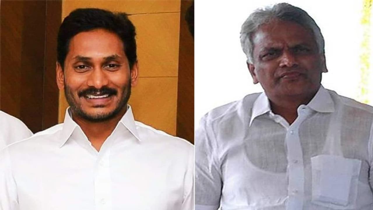 పుదుచ్చేరి మంత్రికి జగన్ ఫోన్: ప్రమాణ స్వీకారానికి ఆహ్వానం పుదుచ్చేరి మంత్రికి జగన్ ఫోన్: ప్రమాణ స్వీకారానికి ఆహ్వానం