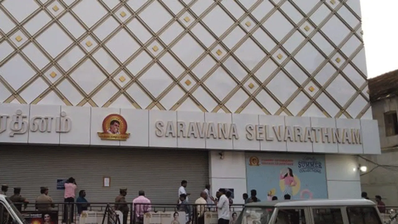 சரவணா செல்வரத்தினம் கடைக்கு சீல்... பொதுமக்கள் அதிர்ச்சி..! சரவணா செல்வரத்தினம் கடைக்கு சீல்... பொதுமக்கள் அதிர்ச்சி..!