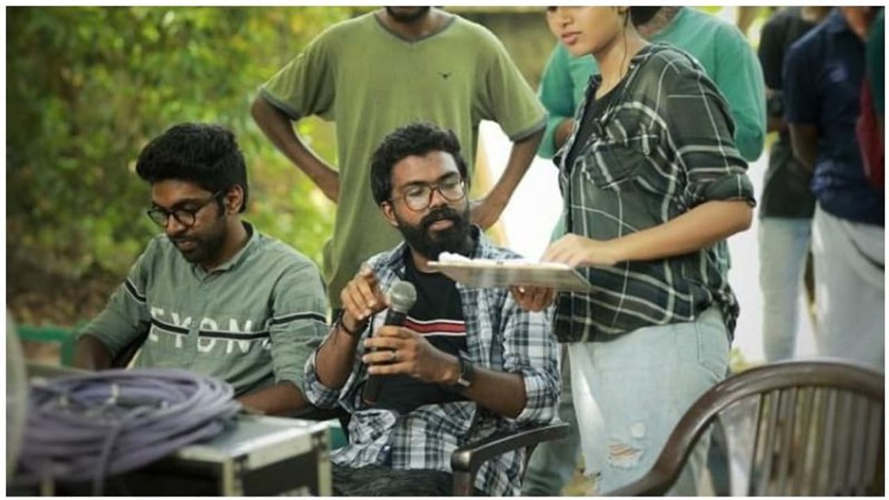 கதாநாயகியாகியாக நடித்துக்கொண்டே உதவி இயக்குநராகவும் பணிபுரியும் நடிகை... கதாநாயகியாகியாக நடித்துக்கொண்டே உதவி இயக்குநராகவும் பணிபுரியும் நடிகை...