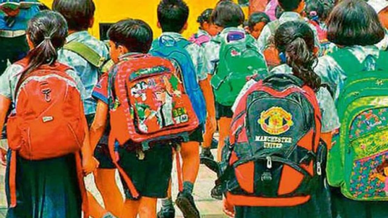 ಕನ್ನಡ ಕಲಿಸಲ್ಲ : ಖಾಸಗಿ ಶಾಲೆಗಳ ಉದ್ಧಟತನ!