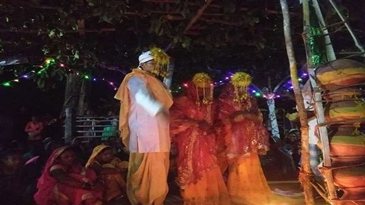 ಓರ್ವ ವರನಿಗೆ ಇಬ್ಬರು ವಧು: ಒಂದು ಮದುವೆಯ ಕಥೆ..! ಓರ್ವ ವರನಿಗೆ ಇಬ್ಬರು ವಧು: ಒಂದು ಮದುವೆಯ ಕಥೆ..!