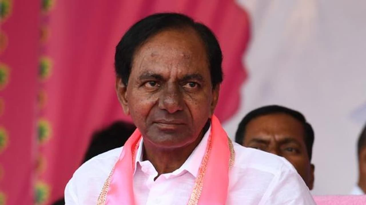 ఉద్యోగులకు కేసీఆర్ శుభవార్త: డీఏ పెంచుతూ ఉత్తర్వులు ఉద్యోగులకు కేసీఆర్ శుభవార్త: డీఏ పెంచుతూ ఉత్తర్వులు