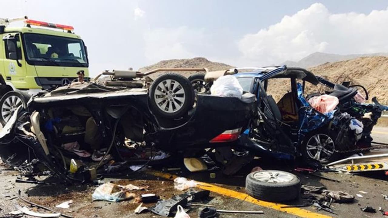 സൗദിയില് കാറുകള് കൂട്ടിയിടിച്ച് എട്ട് പേര് മരിച്ചു സൗദിയില് കാറുകള് കൂട്ടിയിടിച്ച് എട്ട് പേര് മരിച്ചു