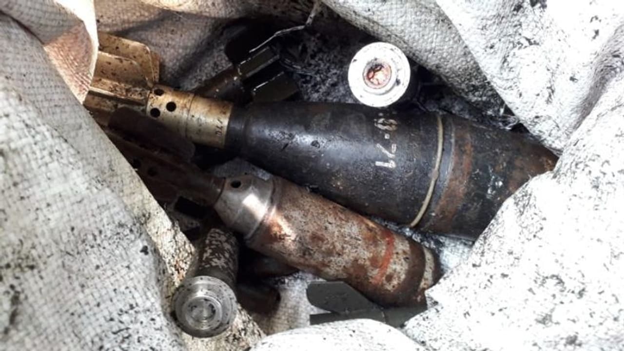 খড়দহ স্টেশনে ব্যাগ ভর্তি মর্টার শেল, এলাকায় তুমুল শোরগোল অফিস টাইমে খড়দহ স্টেশনে ব্যাগ ভর্তি মর্টার শেল, এলাকায় তুমুল শোরগোল অফিস টাইমে