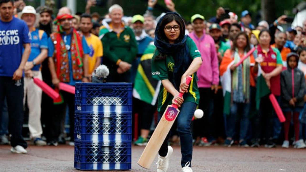 ಭಾರತವನ್ನು ಟೀಕಿಸಲು ಹೋಗಿ ಕೈಸುಟ್ಟುಕೊಂಡ ಮಲಾಲ ಭಾರತವನ್ನು ಟೀಕಿಸಲು ಹೋಗಿ ಕೈಸುಟ್ಟುಕೊಂಡ ಮಲಾಲ