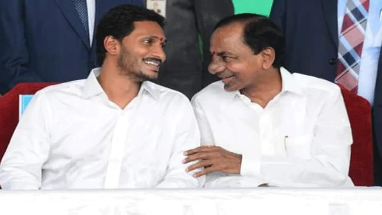 కరోనా వైరస్ ఇష్యూ: ఎదురు లేని కేసీఆర్, జగన్ కు చంద్రబాబు మంట కరోనా వైరస్ ఇష్యూ: ఎదురు లేని కేసీఆర్, జగన్ కు చంద్రబాబు మంట