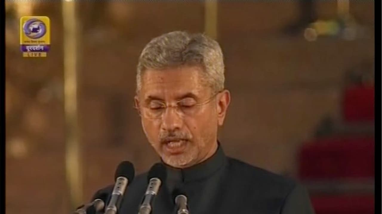 ಸುಷ್ಮಾ ದಾರಿಯಲ್ಲಿ ಸಾಗಲು ಹೆಮ್ಮೆಪಡುವೆ: ಜೈಶಂಕರ್ ಟ್ವೀಟ್!