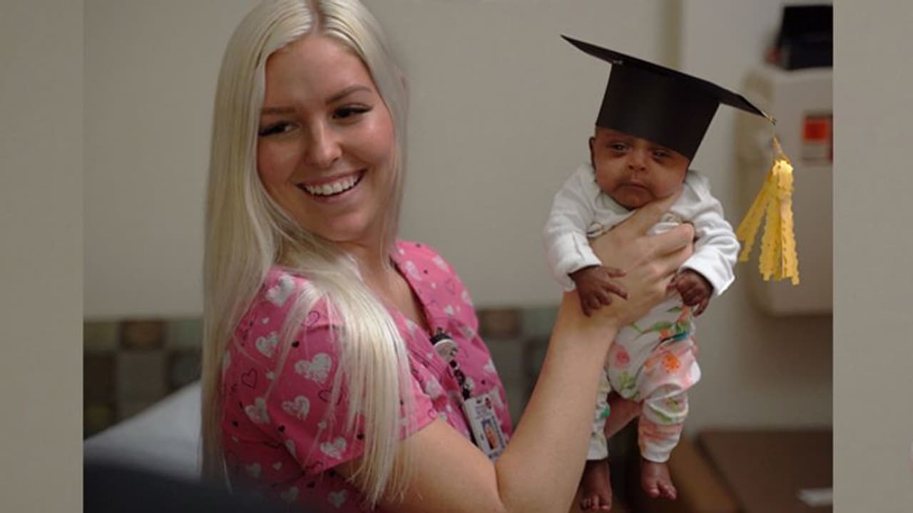 'ആപ്പിളിനോളം വലുപ്പം മാത്രം'; ലോകത്തെ ഏറ്റവും ചെറിയ കുഞ്ഞ് പിറന്നു 'ആപ്പിളിനോളം വലുപ്പം മാത്രം'; ലോകത്തെ ഏറ്റവും ചെറിയ കുഞ്ഞ് പിറന്നു