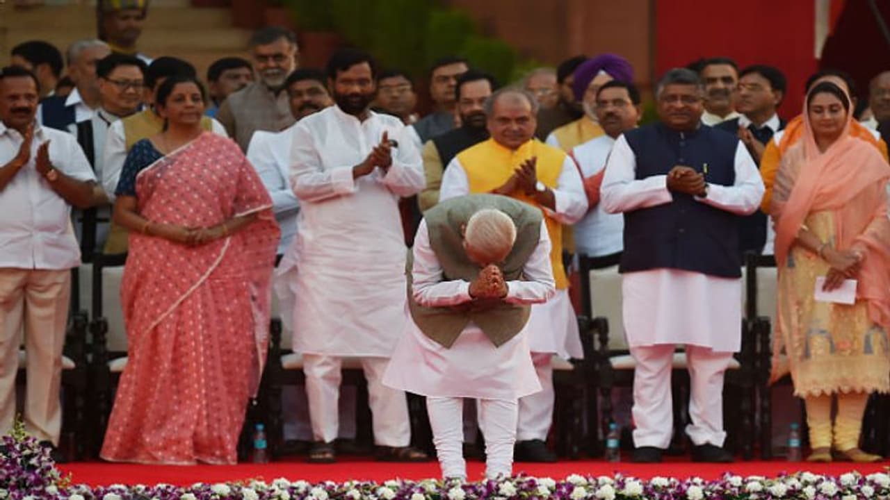 এলেন অমিত, আর কারা স্থান পেল নরেন্দ্র মোদীর সরকারে, তালিকা দেখুন এলেন অমিত, আর কারা স্থান পেল নরেন্দ্র মোদীর সরকারে, তালিকা দেখুন