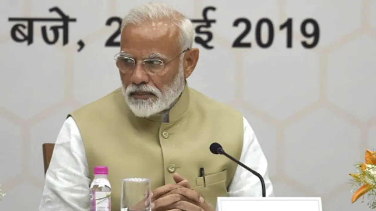 ಮೊದಲ ದಿನವೇ ಮೋದಿ ಸರ್ಕಾರಕ್ಕೆ ಎರಡು ಶಾಕ್ ! ಮೊದಲ ದಿನವೇ ಮೋದಿ ಸರ್ಕಾರಕ್ಕೆ ಎರಡು ಶಾಕ್ !