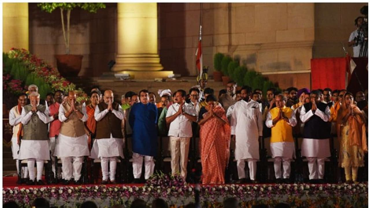 56ರಲ್ಲಿ 51 ಕೋಟ್ಯಧೀಶ್ವರರು: 22 ಸಚಿವರಿಗಿದೆ ಕ್ರಿಮಿನಲ್ ಹಿನ್ನೆಲೆ!