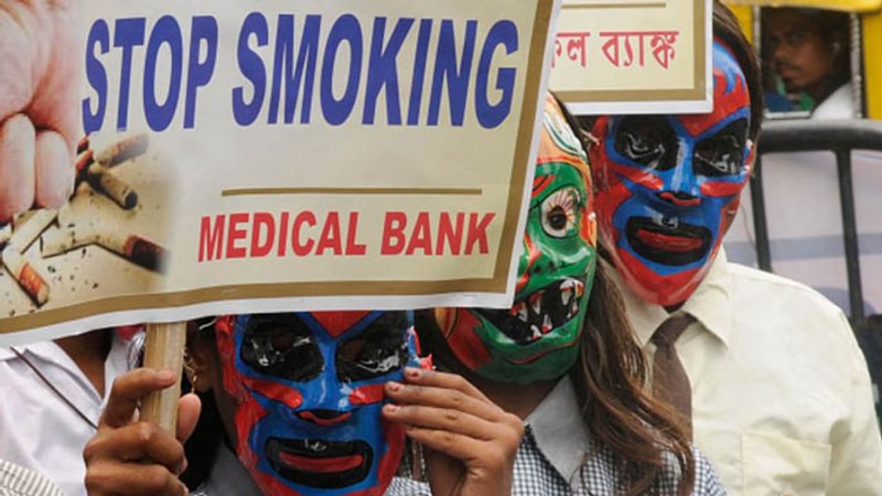 ভয়ঙ্কর তথ্য বিশ্ব স্বাস্থ্য সংস্থার রিপোর্টে, প্রতিবছর ৬৫ হাজার শিশুর মৃত্যুর কারণ ধূমপান ভয়ঙ্কর তথ্য বিশ্ব স্বাস্থ্য সংস্থার রিপোর্টে, প্রতিবছর ৬৫ হাজার শিশুর মৃত্যুর কারণ ধূমপান
