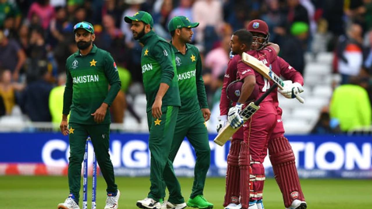 একপেশে ম্যাচে তফাত গড়ে দিল শর্ট বল! দুর্দান্ত জয়ে অভিযান শুরু 'কালো ঘোড়া'র একপেশে ম্যাচে তফাত গড়ে দিল শর্ট বল! দুর্দান্ত জয়ে অভিযান শুরু 'কালো ঘোড়া'র