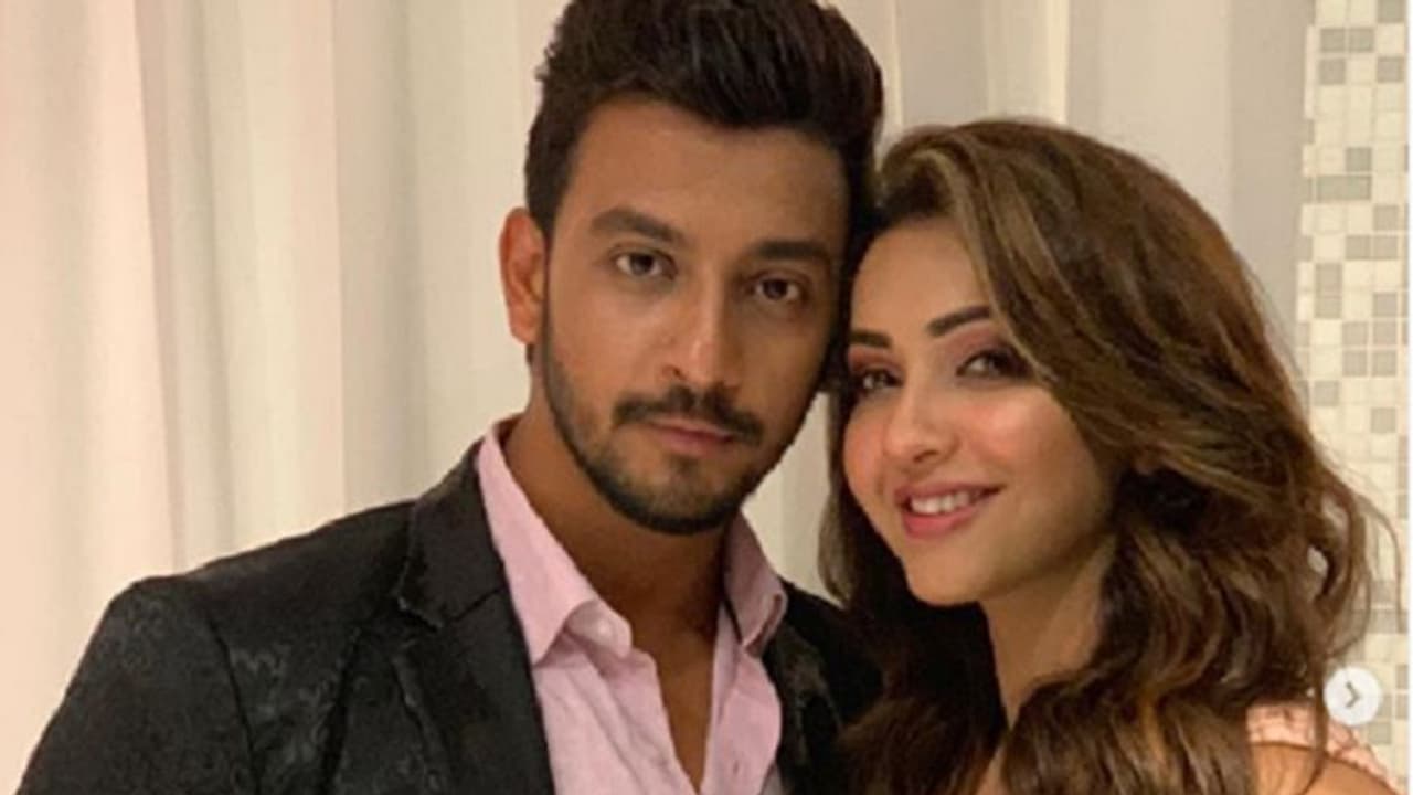 পিতা পুত্রর সংবাদ, কেরিয়ার শুরুর পাঁচ বছর পর ক্যামেরার দুই পাশে দুই প্রজন্ম পিতা পুত্রর সংবাদ, কেরিয়ার শুরুর পাঁচ বছর পর ক্যামেরার দুই পাশে দুই প্রজন্ম