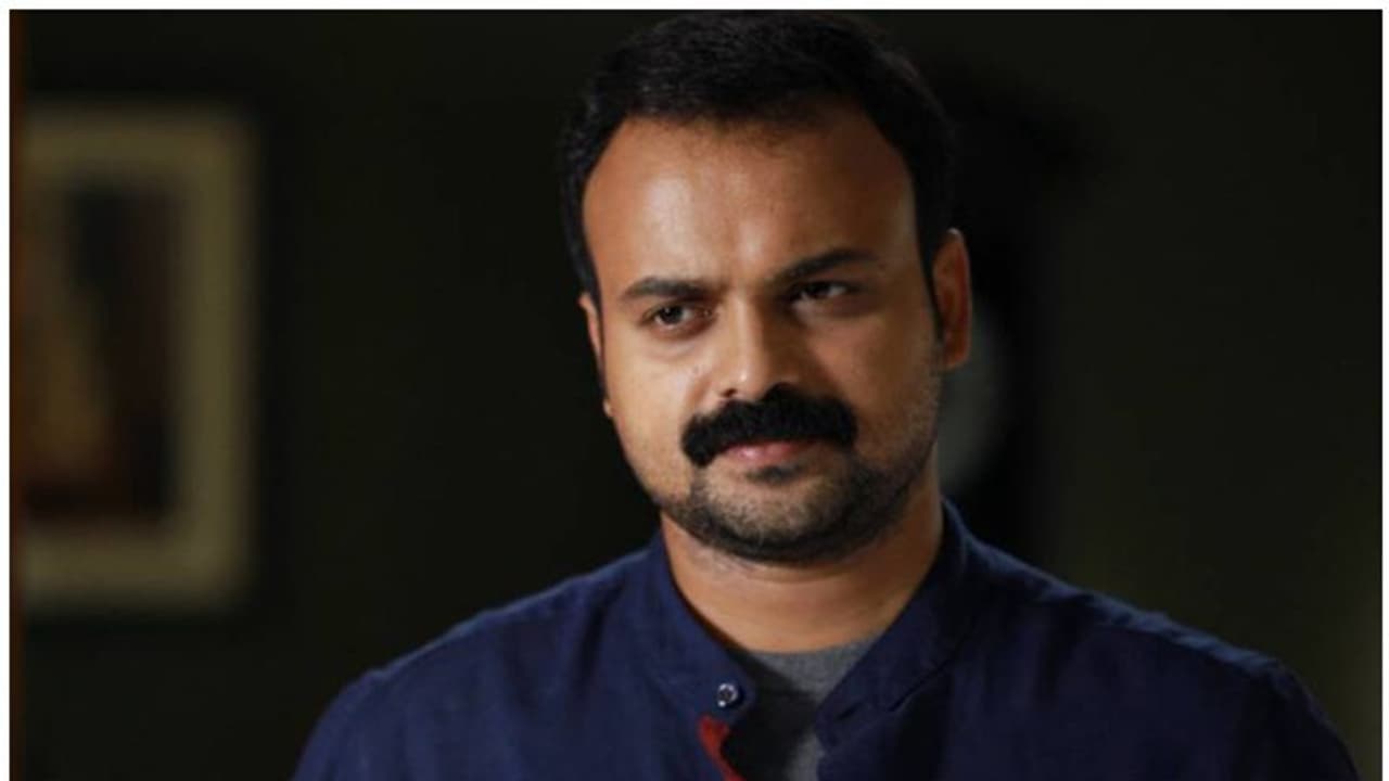 കുഞ്ചാക്കോ ബോബന് നേരെ വധശ്രമം; പ്രതിക്ക് ഒരു വര്ഷം തടവുശിക്ഷ കുഞ്ചാക്കോ ബോബന് നേരെ വധശ്രമം; പ്രതിക്ക് ഒരു വര്ഷം തടവുശിക്ഷ