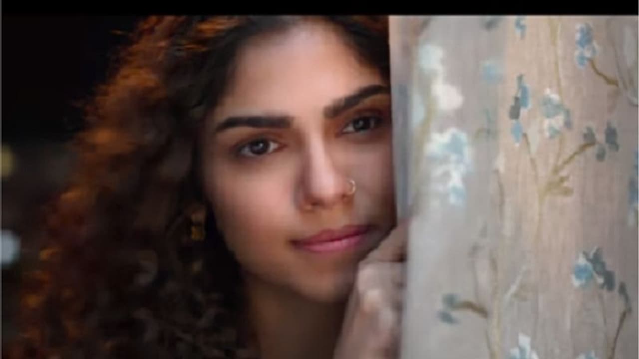 ছবির গান মুক্তির পর দুই নবাগতকে সোশ্যাল মিডিয়ায় শুভেচ্ছা জানালেন শাহরুখ খান ছবির গান মুক্তির পর দুই নবাগতকে সোশ্যাল মিডিয়ায় শুভেচ্ছা জানালেন শাহরুখ খান