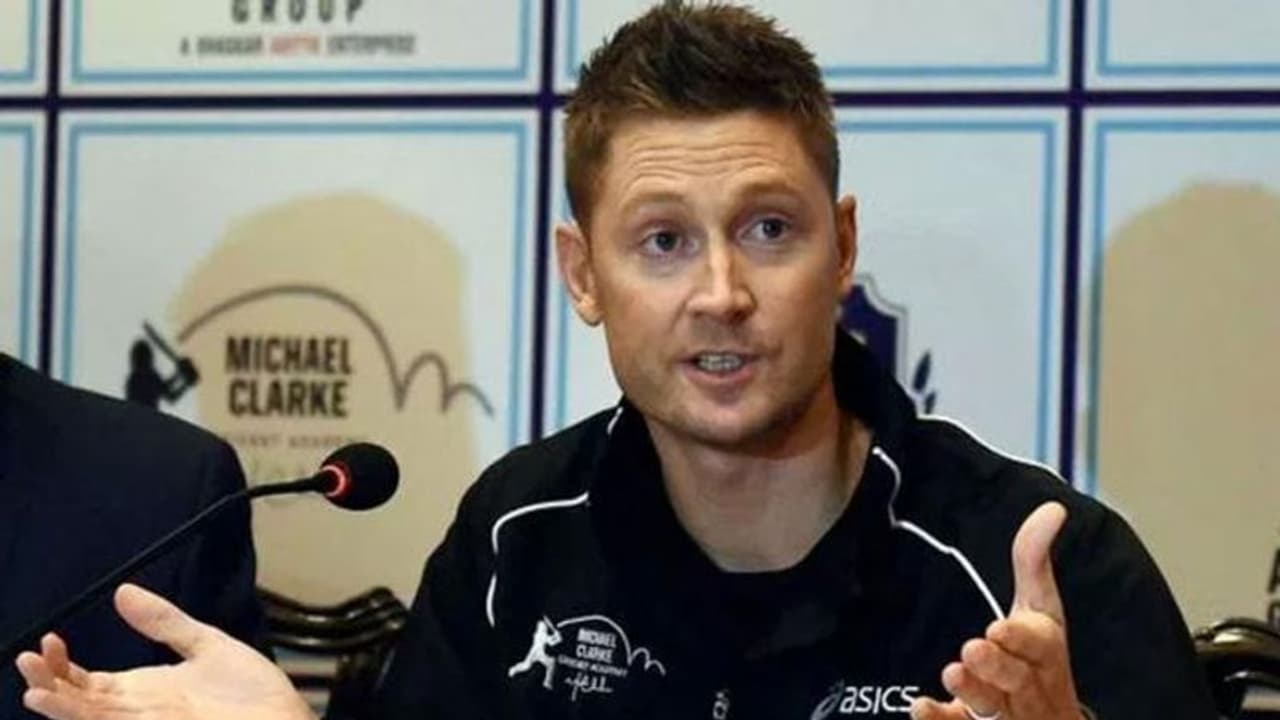 న్యూజిలాండ్ పై కూడా రోహిత్ జోరు... ఫైనల్ కు టీమిండియా: క్లార్క్ జోస్యం న్యూజిలాండ్ పై కూడా రోహిత్ జోరు... ఫైనల్ కు టీమిండియా: క్లార్క్ జోస్యం