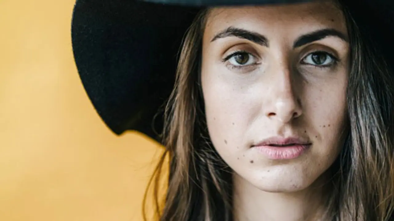 মুখে বয়সের ছাপ! ত্বকের জেল্লা ফেরাতে সঙ্গে রাখুন তিনটি জিনিস মুখে বয়সের ছাপ! ত্বকের জেল্লা ফেরাতে সঙ্গে রাখুন তিনটি জিনিস