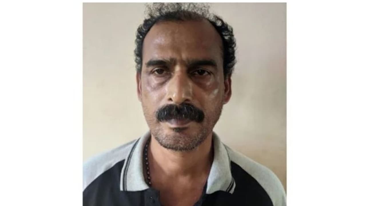 വീടുകള് കുത്തിതുറന്ന് മോഷണം; 'സുനാമി ജയ്സണ്' പിടിയില് വീടുകള് കുത്തിതുറന്ന് മോഷണം; 'സുനാമി ജയ്സണ്' പിടിയില്