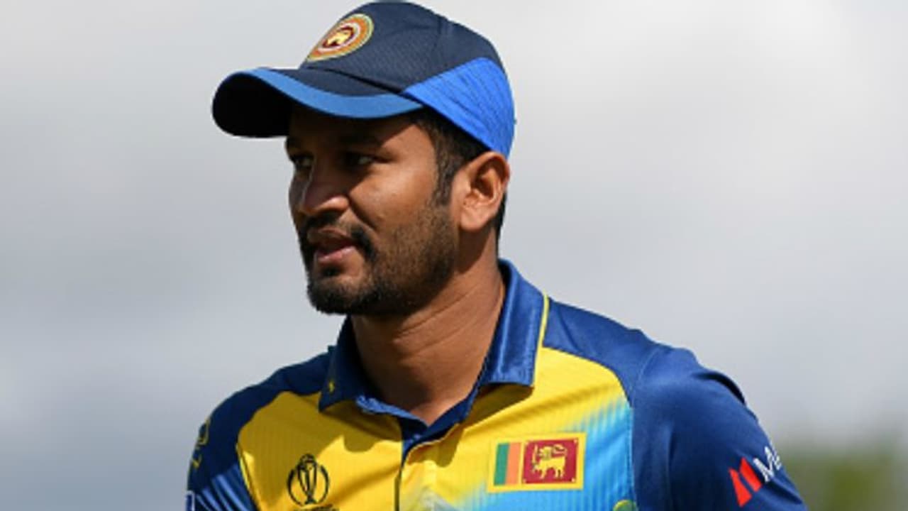 టీమిండియా ఎక్కడ...మేమెక్కడ: సొంత జట్టుపైనే లంక కెప్టెన్ సంచలన వ్యాఖ్యలు టీమిండియా ఎక్కడ...మేమెక్కడ: సొంత జట్టుపైనే లంక కెప్టెన్ సంచలన వ్యాఖ్యలు