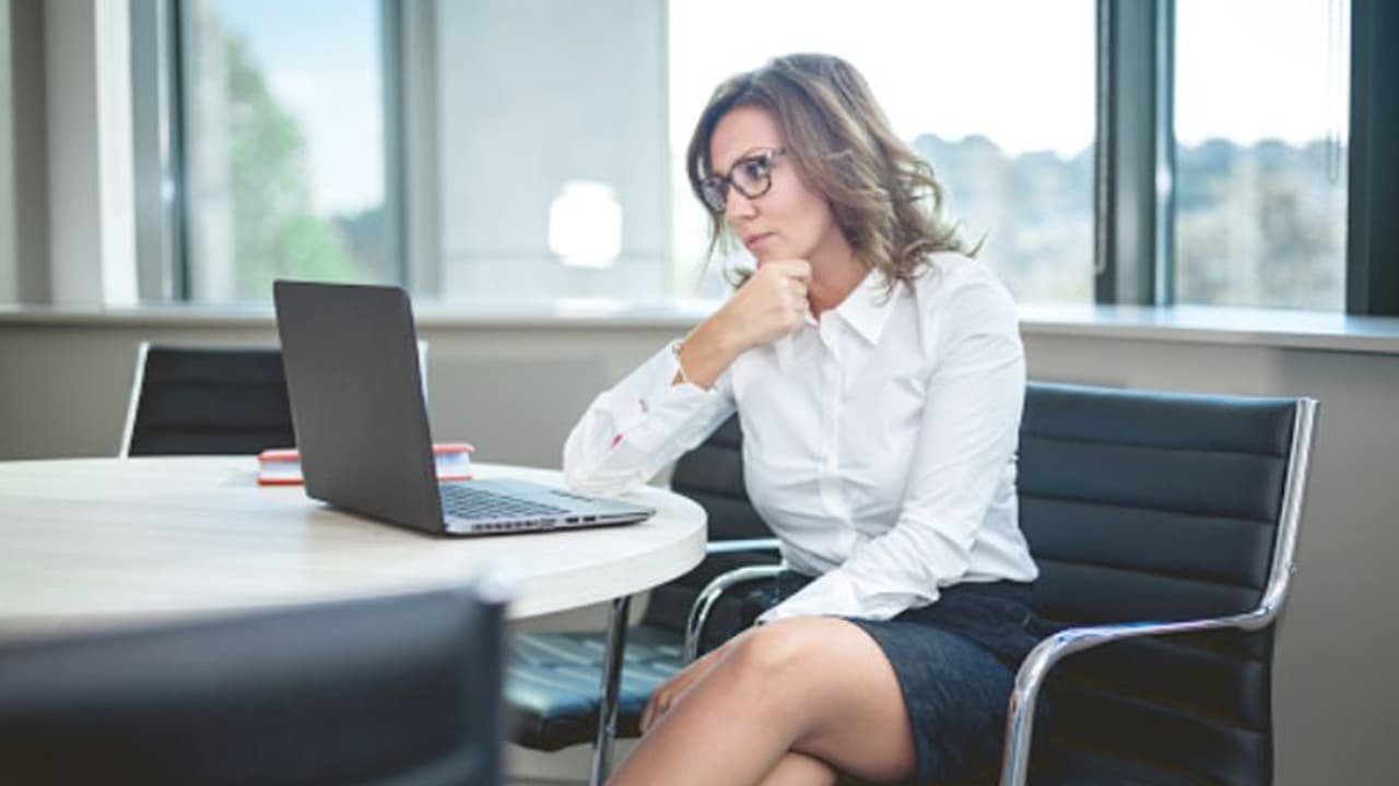 ক্রমেই বেড়ে চলেছে অফিসে সমস্যা! সমাধান পেতে মেনে চলুন বাস্তুর পাঁচটি টিপস ক্রমেই বেড়ে চলেছে অফিসে সমস্যা! সমাধান পেতে মেনে চলুন বাস্তুর পাঁচটি টিপস